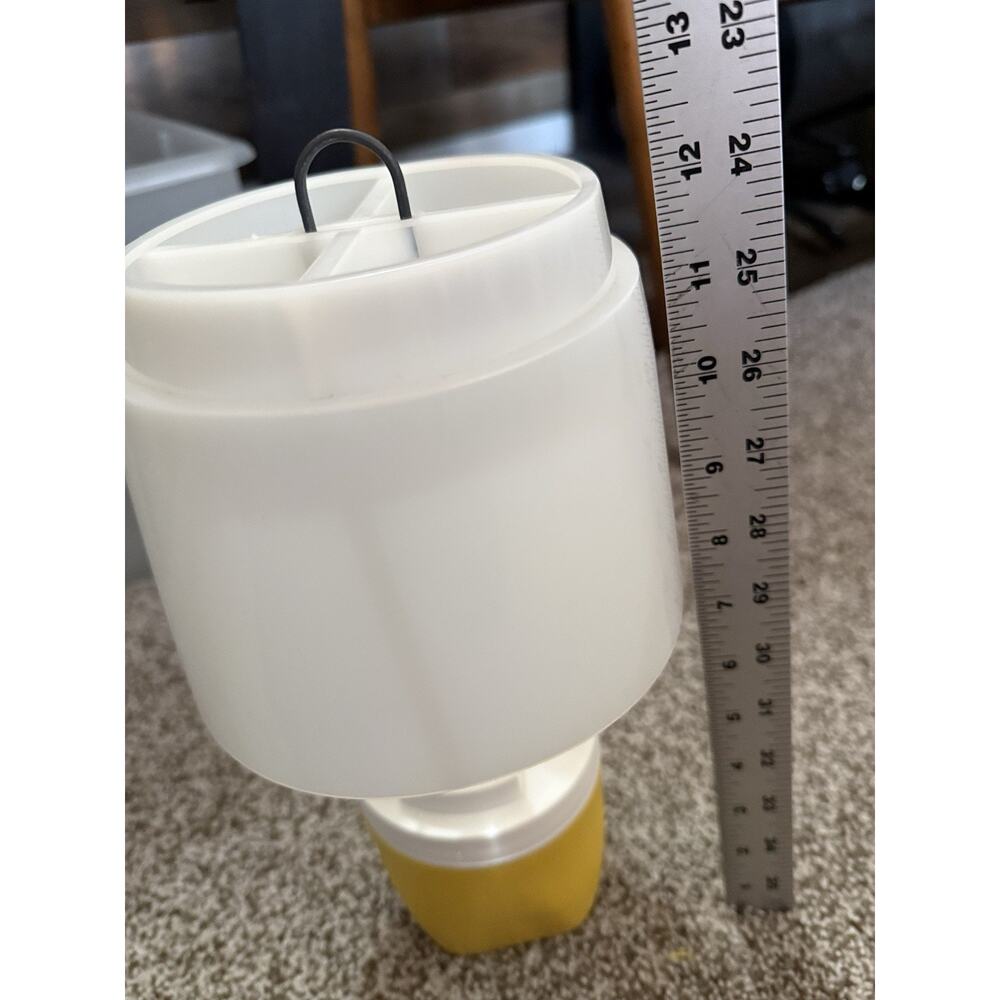 VTG Ray O Vac 70s Portable Camping Light Table Lamp Lantern No. 100 yellow - Picture 6 of 6
